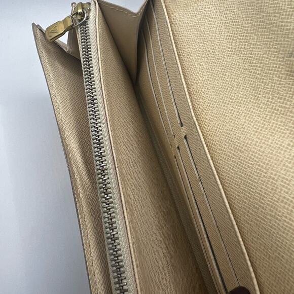 GUC Louis Vuitton Damier Azur Sarah Wallet - Picture 3 of 12